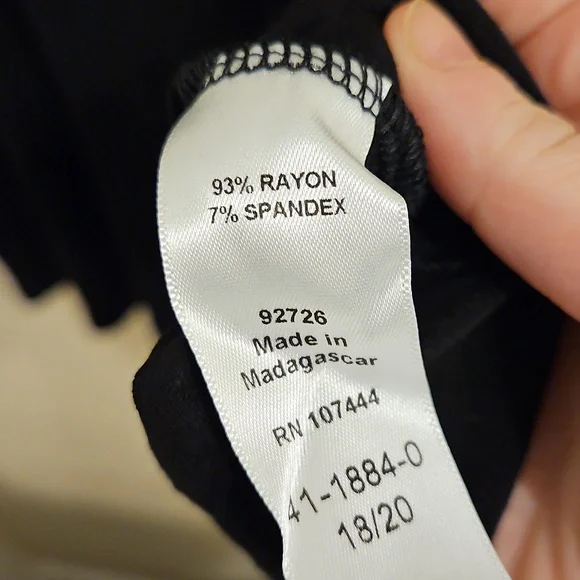 Jessica London Black Short Sleeve Cut Out Neckline Tunic Top. Size 18/20. NWT - Picture 3 of 5